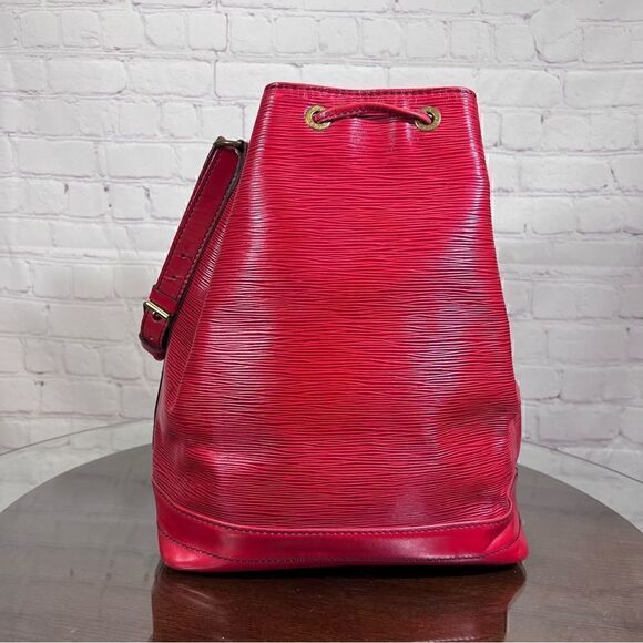 LOUIS VUITTON Epi Petit Noe. 80’s Vintage. Leather Bag EUC - Picture 4 of 14